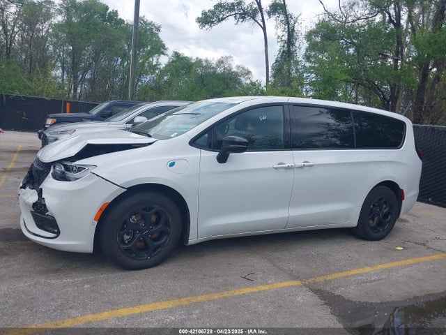Chrysler Pacifica Hybrid S Appearance Pkg 2024 2C4RC1S77RR111940 Image 13
