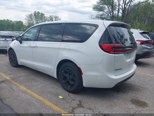 Chrysler Pacifica Hybrid S Appearance Pkg 2024 2C4RC1S77RR111940 Image 3