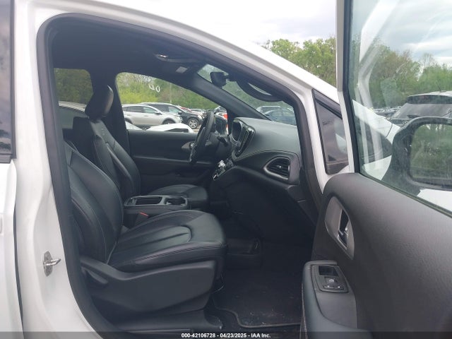 Chrysler Pacifica Hybrid S Appearance Pkg 2024 2C4RC1S77RR111940 Image 5