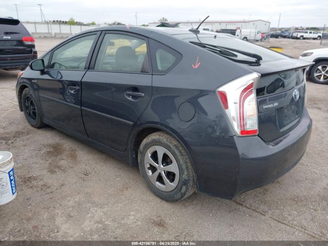 JTDKN3DU5F0433864 Toyota Prius Three
