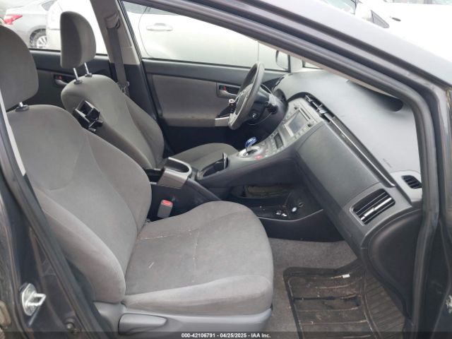 JTDKN3DU5F0433864 Toyota Prius Three