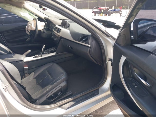 WBA3B1C50EPV79491 BMW 320i