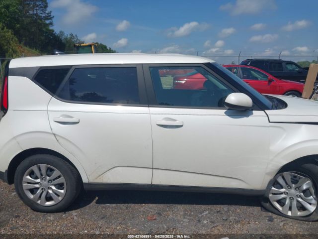 KNDJ23AU7P7840988 KIA SOUL LX