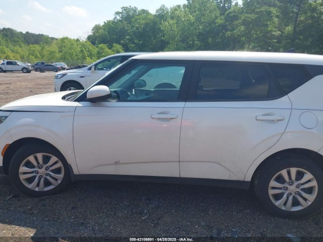 KNDJ23AU7P7840988 KIA SOUL LX