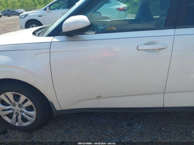 KNDJ23AU7P7840988 KIA SOUL LX