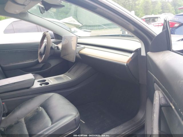 2021 TESLA MODEL 3 5YJ3E1EB7MF923632 Photo 4