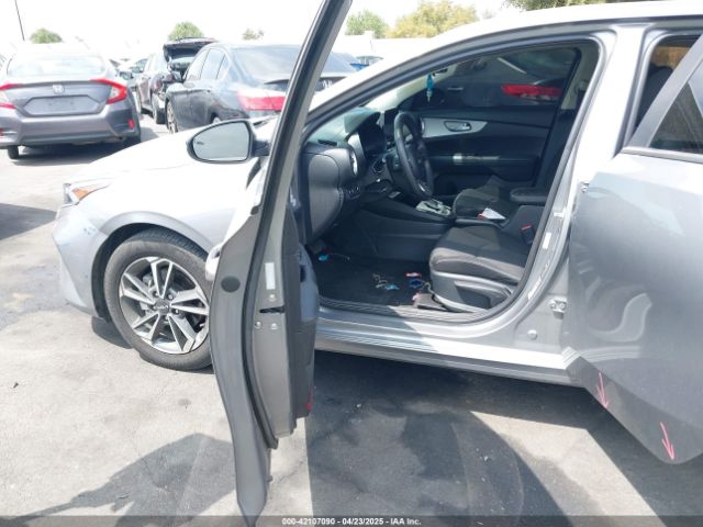 3KPF24AD1RE748029 KIA Forte Lxs