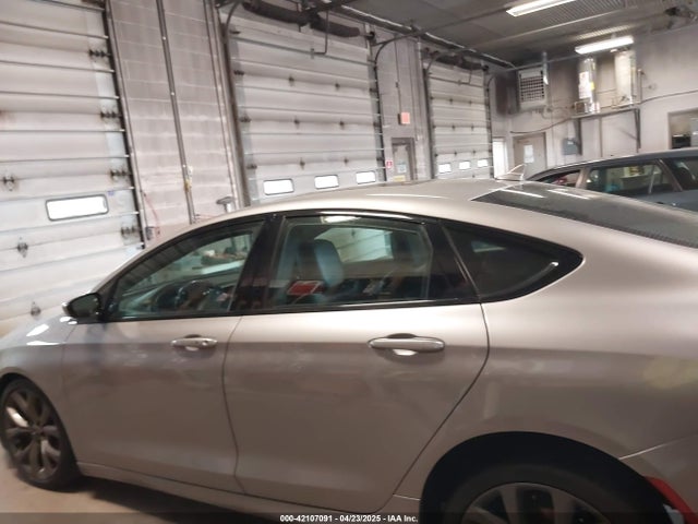1C3CCCBG3FN533475 Chrysler 200 S
