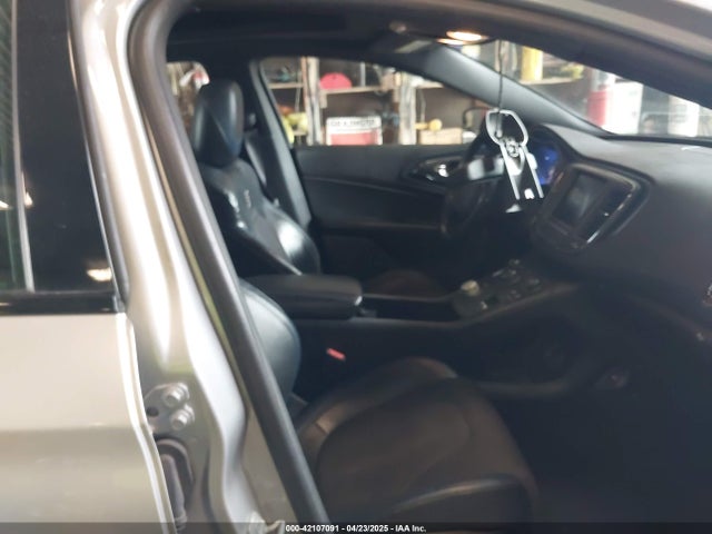 1C3CCCBG3FN533475 Chrysler 200 S