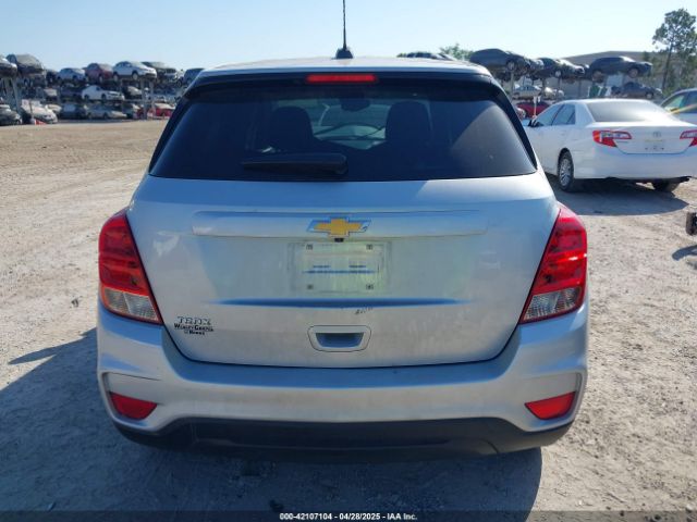 KL7CJKSB8LB033001 Chevrolet Trax Fwd Ls