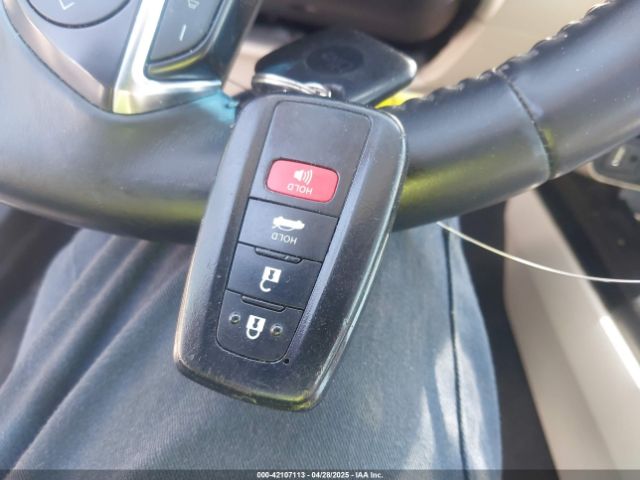 4T1B11HKXJU016486 Toyota CAMRY XLE