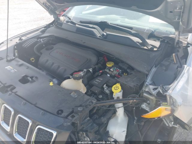 3C4NJCBB7KT742453 Jeep Compass Latitude Fwd