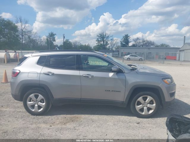 3C4NJCBB7KT742453 Jeep Compass Latitude Fwd