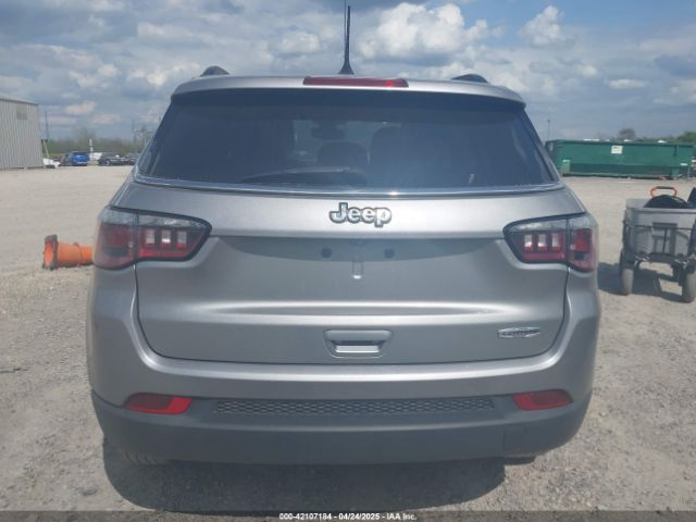 3C4NJCBB7KT742453 Jeep Compass Latitude Fwd