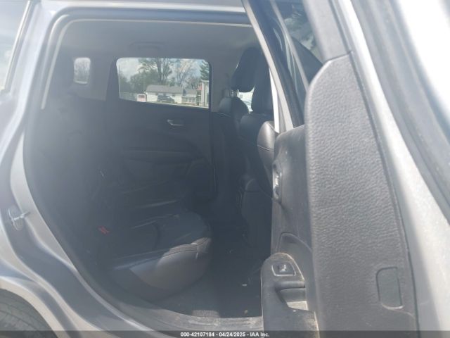 3C4NJCBB7KT742453 Jeep Compass Latitude Fwd