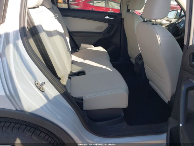 3VV2B7AX8JM195370 Volkswagen Tiguan 2.0t Se/2.0t Sel