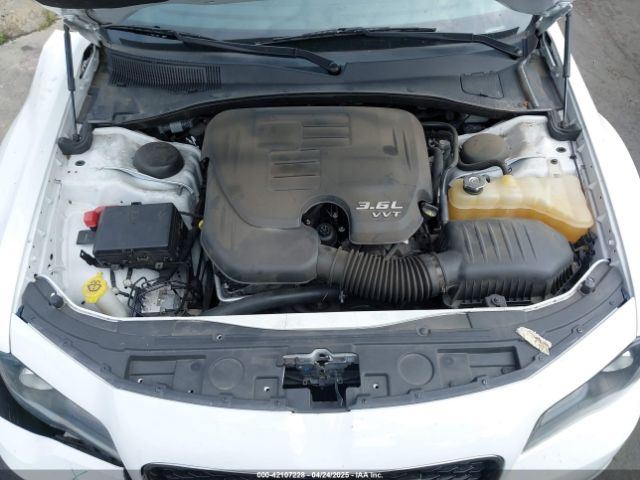 2018 CHRYSLER 300 2C3CCABG4JH285727 Photo 9