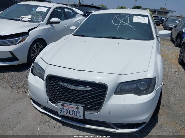 Chrysler 300 S 2018 2C3CCABG4JH285727 Image 13