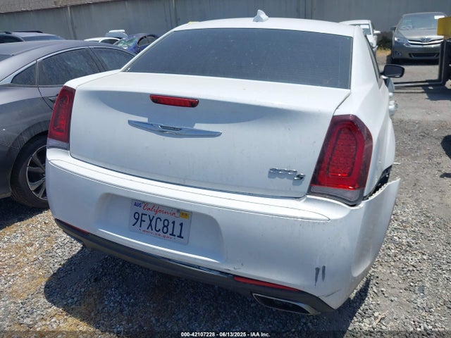 Chrysler 300 S 2018 2C3CCABG4JH285727 Image 17