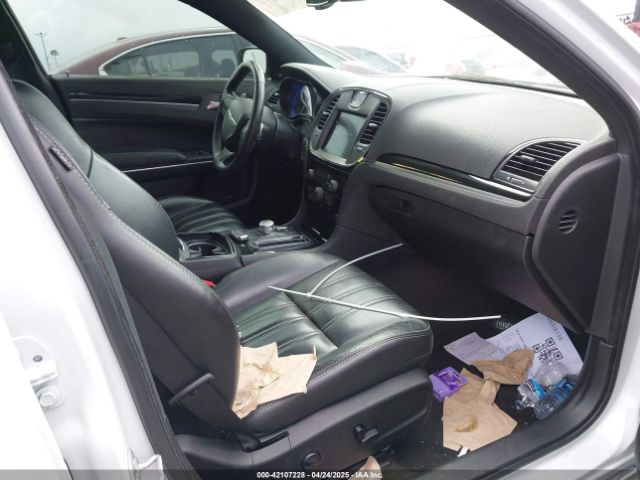 2018 CHRYSLER 300 2C3CCABG4JH285727 Photo 4