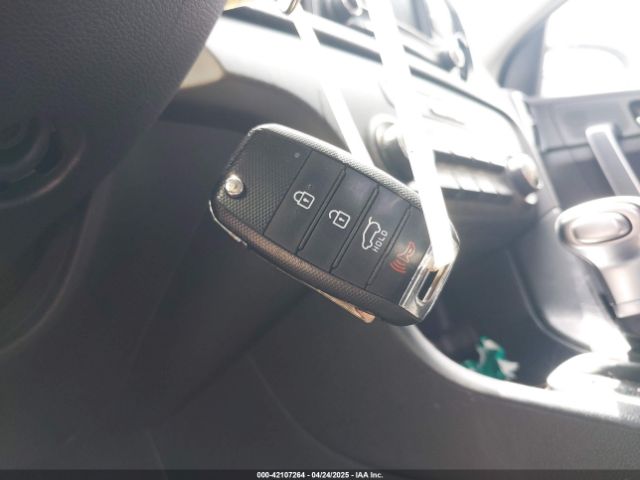 KNDPM3AC4J7331475 KIA Sportage Lx