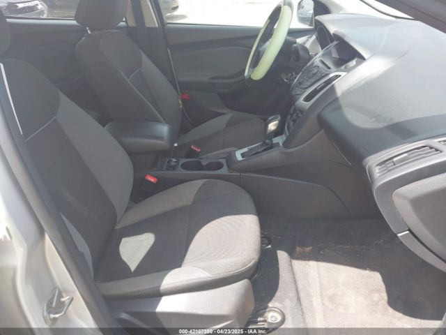 1FADP3K22EL140219 Ford FOCUS SE