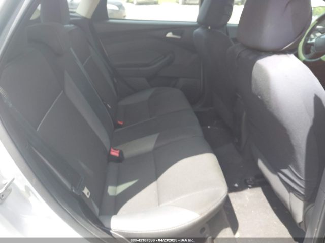 1FADP3K22EL140219 Ford FOCUS SE