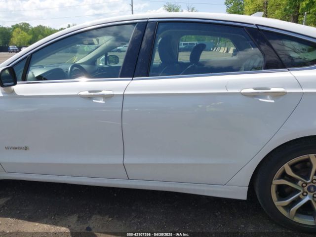 3FA6P0RUXKR121736 Ford Fusion Hybrid Titanium