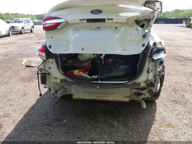 3FA6P0RUXKR121736 Ford Fusion Hybrid Titanium