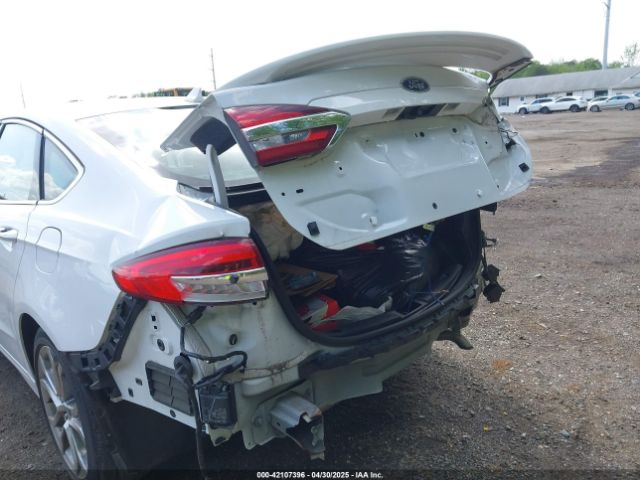 3FA6P0RUXKR121736 Ford Fusion Hybrid Titanium