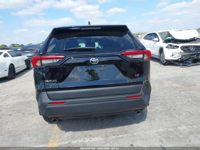 2T3H1RFV6RC287250 Toyota RAV4 LE