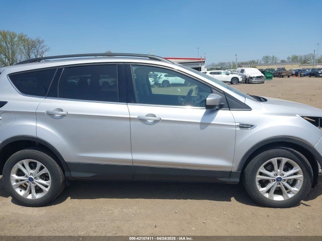 1FMCU0GDXJUC74516 Ford ESCAPE SE