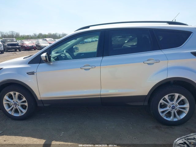 1FMCU0GDXJUC74516 Ford ESCAPE SE