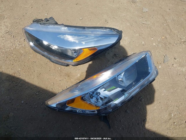 1FMCU0GDXJUC74516 Ford ESCAPE SE