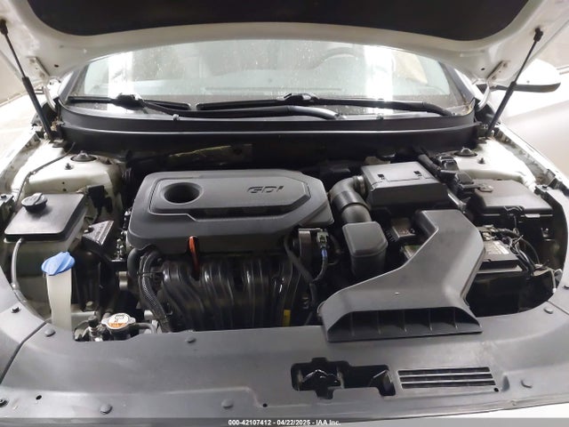 5NPE24AF9JH698963 Hyundai SONATA SE