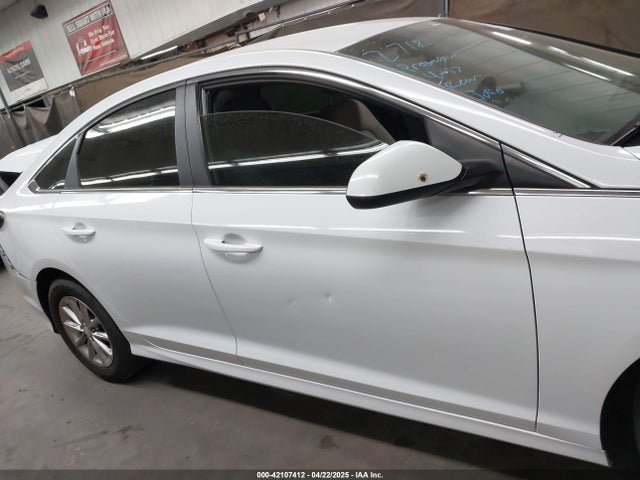 5NPE24AF9JH698963 Hyundai SONATA SE