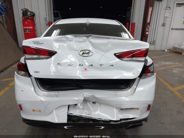 5NPE24AF9JH698963 Hyundai SONATA SE