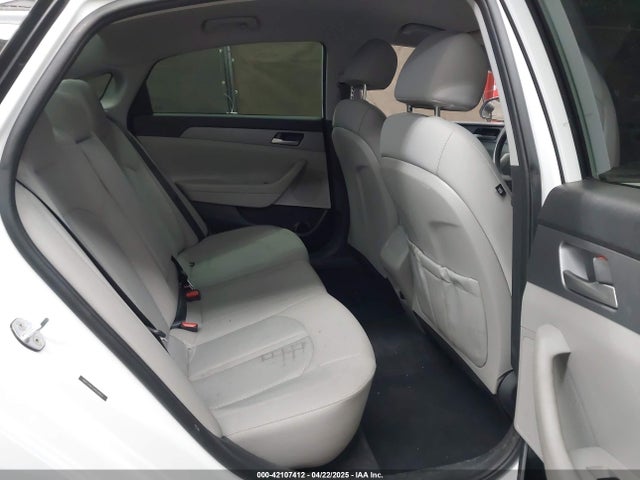 5NPE24AF9JH698963 Hyundai SONATA SE