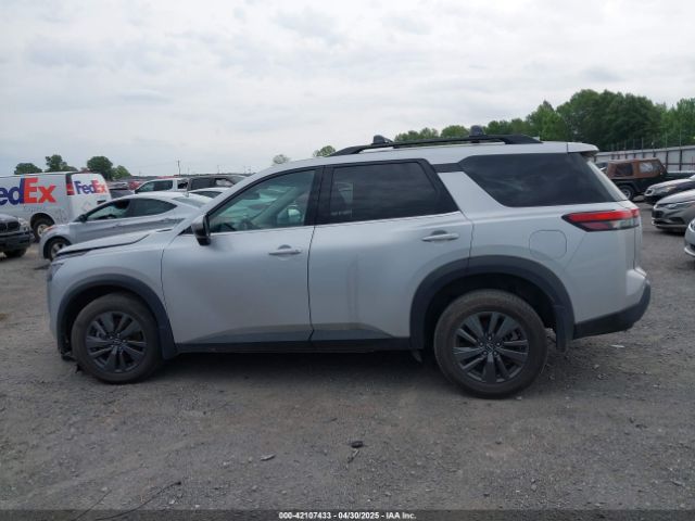 5N1DR3BC6NC241692 Nissan Pathfinder Sv 4wd
