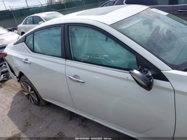 1N4BL4DW7MN372228 Nissan Altima Sv Intelligent Awd