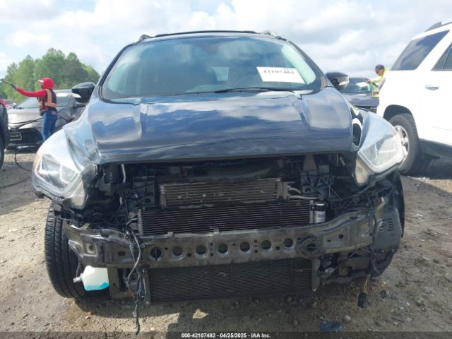 1FMCU0JD8HUE84471 Ford Escape Titanium