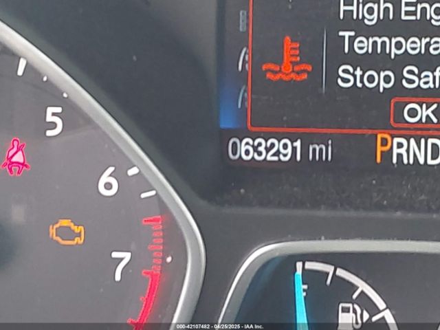 1FMCU0JD8HUE84471 Ford Escape Titanium