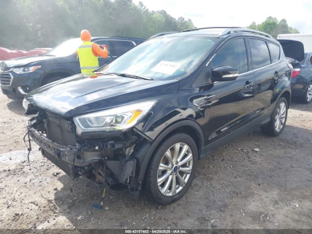 1FMCU0JD8HUE84471 Ford Escape Titanium