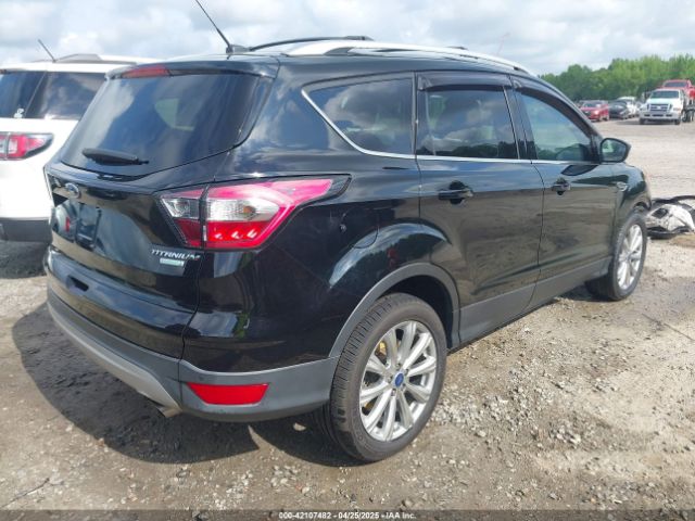 1FMCU0JD8HUE84471 Ford Escape Titanium