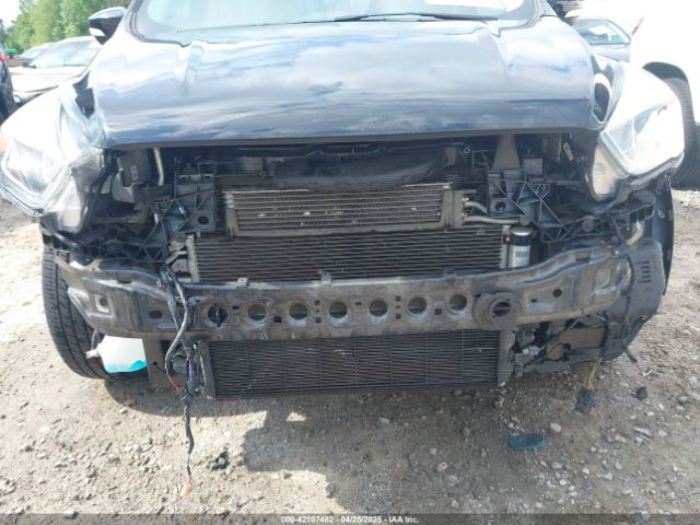 1FMCU0JD8HUE84471 Ford Escape Titanium
