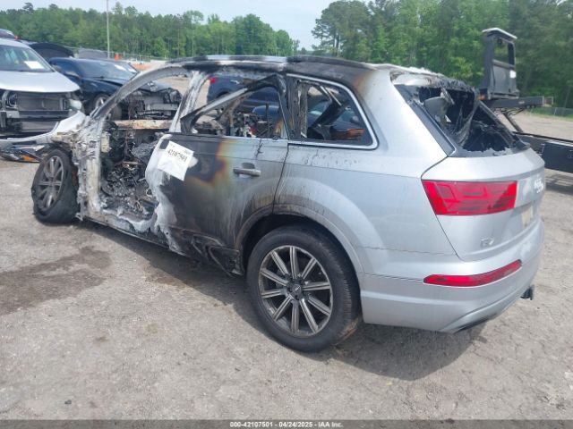 2017 AUDI Q7 WA1LAAF71HD004576 Photo 2