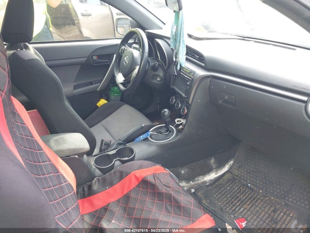 JTKJF5C77E3082073 Scion TC