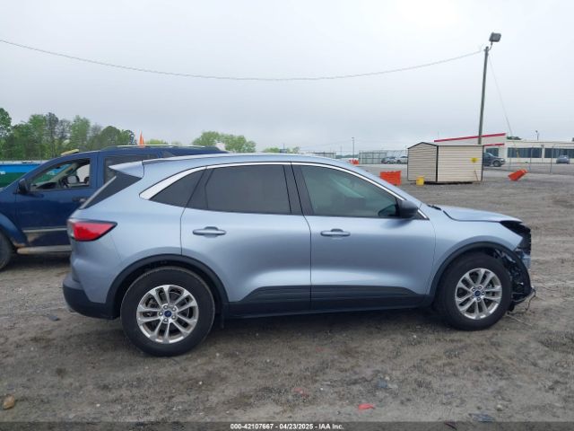1FMCU0G61NUB15746 Ford ESCAPE SE