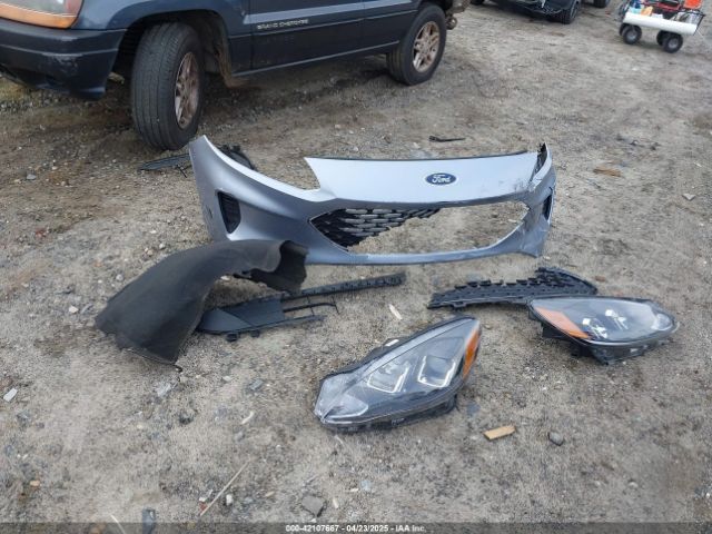 1FMCU0G61NUB15746 Ford ESCAPE SE