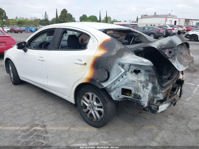 3MYDLBYV8HY163969 Toyota YARIS IA